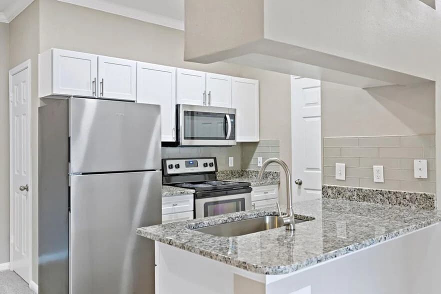 Ventana Oaks Apartments — exterior
