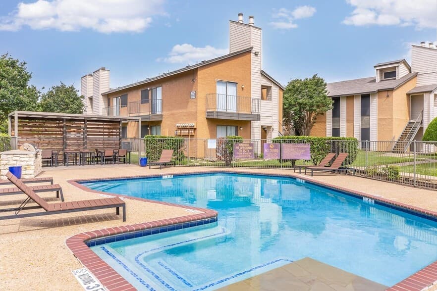 Amber Creek Apartments — exterior