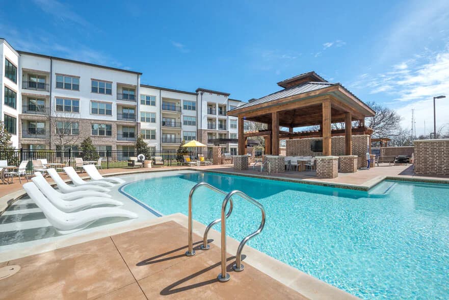 Overture Flower Mound 55+ Active Adult Apartment Homes in Flower Mound, Texas