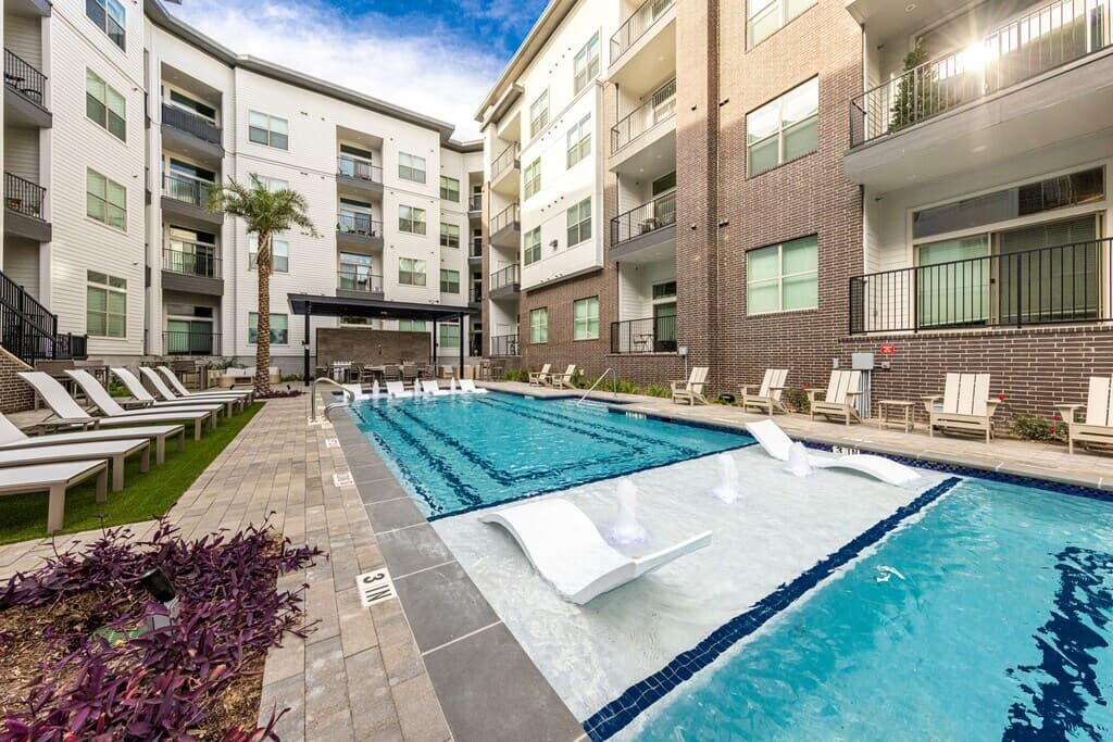 The Monroe Apartments — photo 3