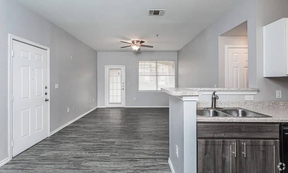 Palo Alto Apartment Homes — photo 3