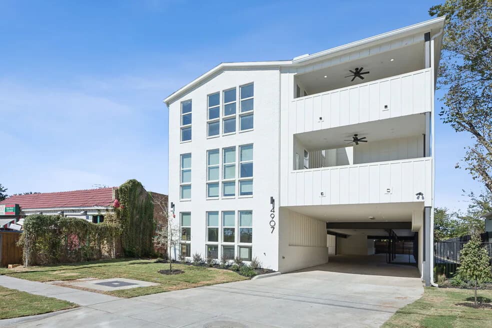 Guest House at 4907 Bryan in Dallas, Texas