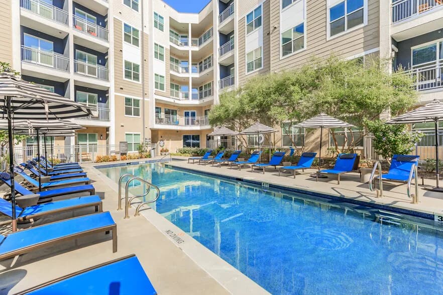 Jewel On Landmark in Dallas, Texas