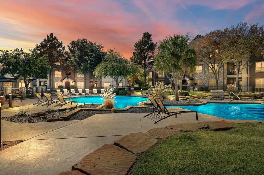 Lake Pointe Apts in Fort Worth, Texas