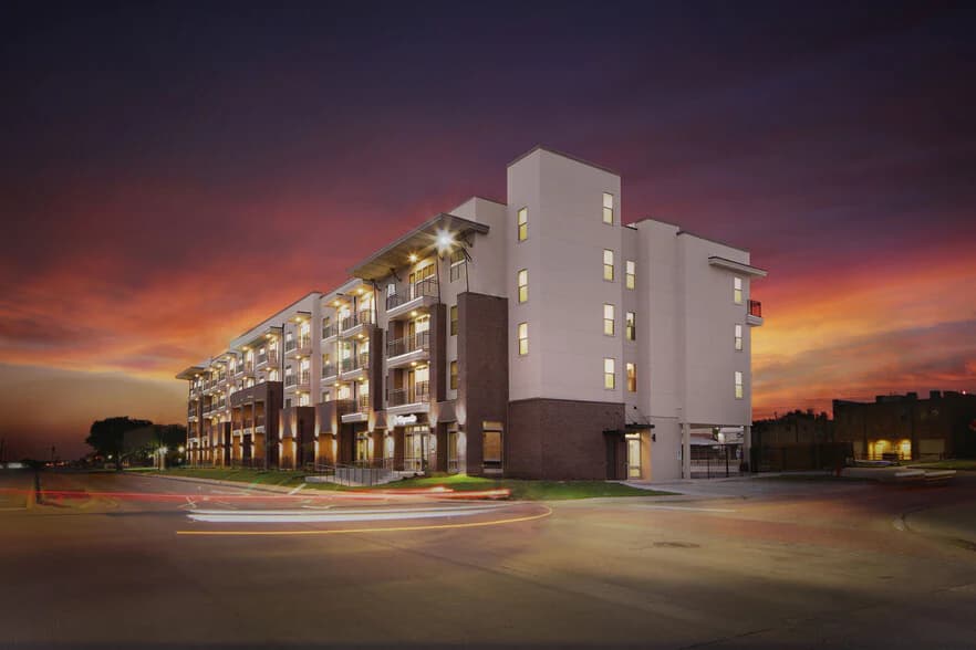 Magnolia on Main in Roanoke, Texas