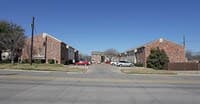 HALTOM OAKS APARTMENTS — photo 5
