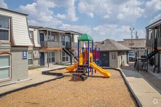 Valencia at Spring Branch — photo 5