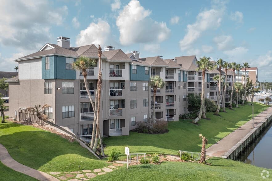 Anchor at South Shore in League City, Texas