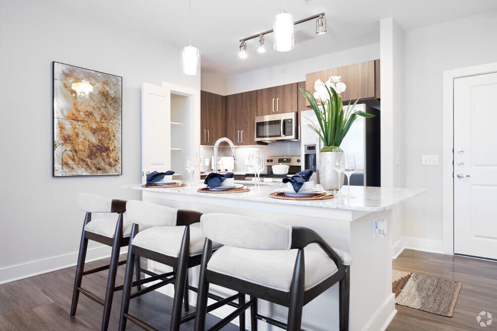 Everleigh Lakeline 60+ Active Adult Apartment Homes — photo 4