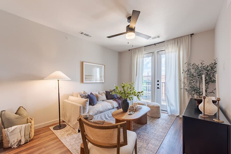 Tisdale at Lakeline Station Apartments — photo 4