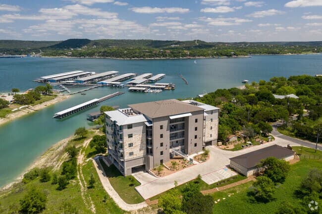 The Hudson on Lake Travis (WATERFRONT!) — photo 4