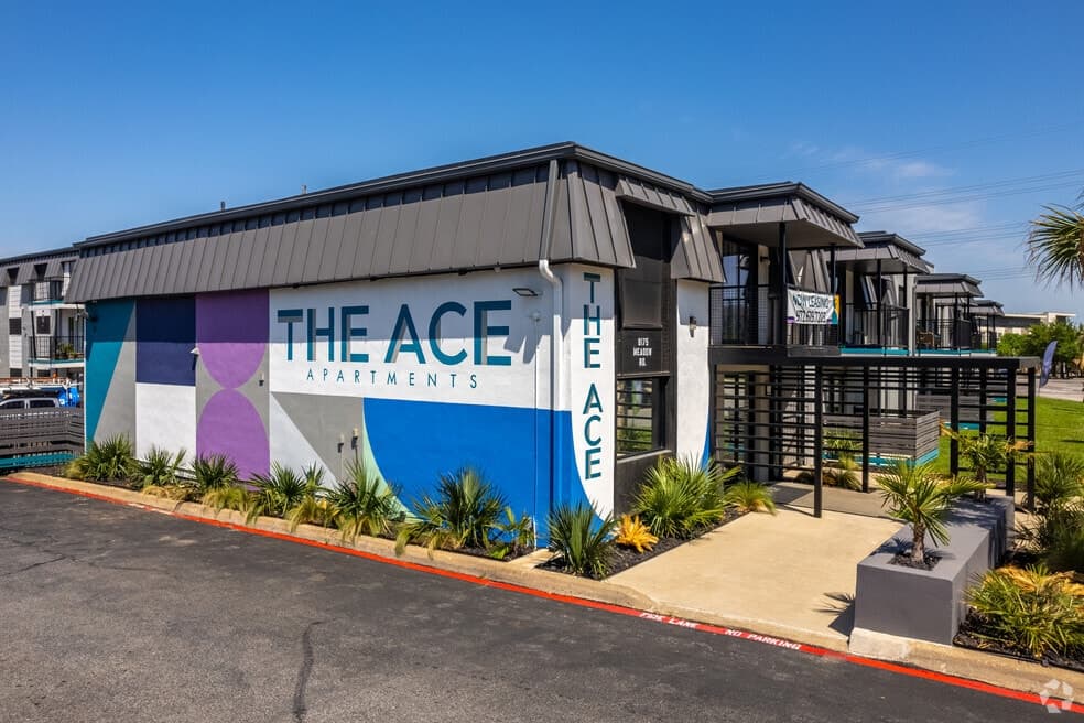 The Ace Apartments — photo 2