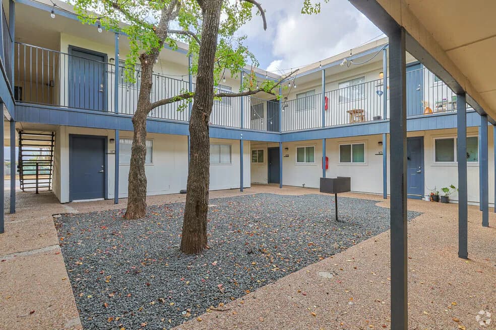 Manor Flats — photo 2