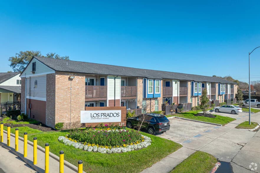 Los Prados Apartment Homes in Houston, Texas
