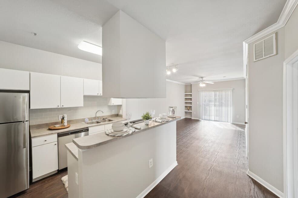 Falcon Lakes — photo 2