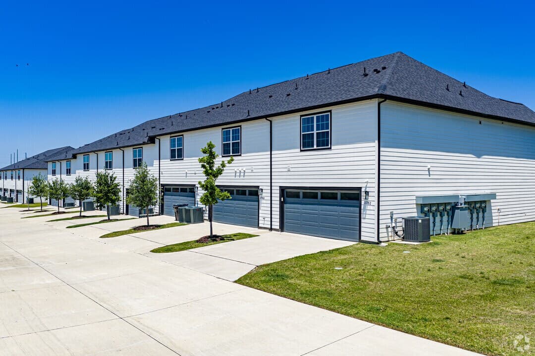 The Townhomes at Monticello — photo 4